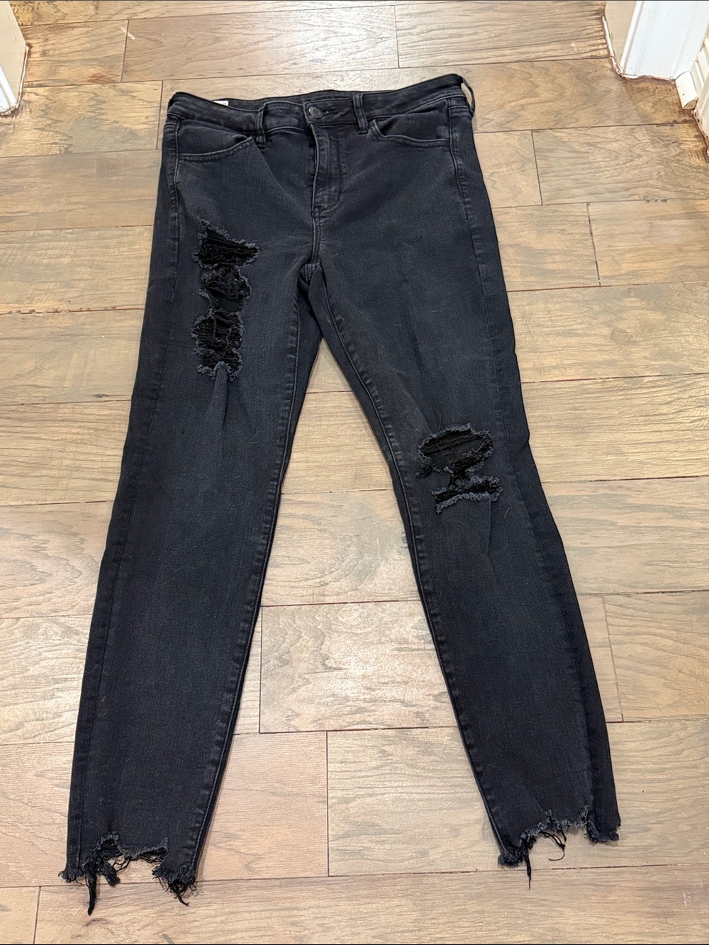 American Eagle Black Distressed High Rise Jegging size 12